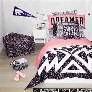❣️RARE VS PINK Galaxy Dorm Collection Pillow Case